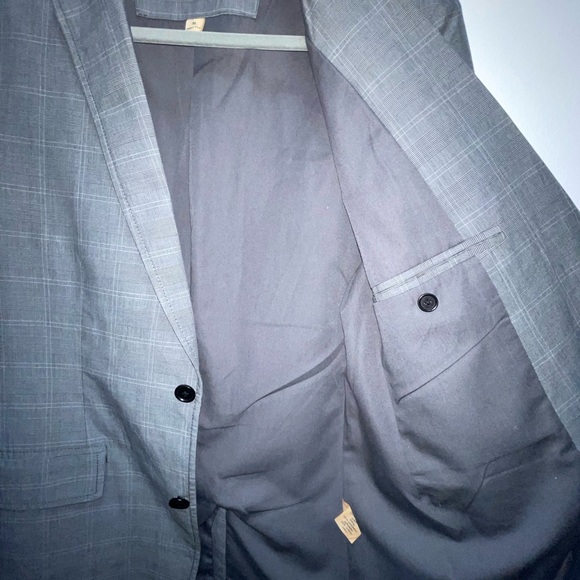 FLASH SALE/4th SALE ❤️🤍💙 John Varvatos Grey Plaid Blazer - Picture 4 of 7